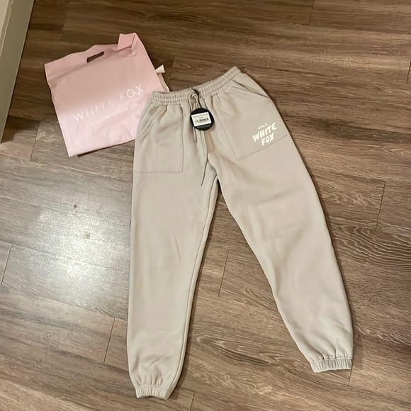 White Fox Boutique Pants - NWT White Fox Boutique Offstage Sweatpants Moon VOL.3 in size Small